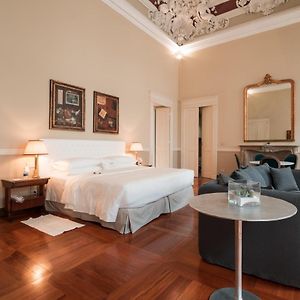 One-Bedroom King Suite